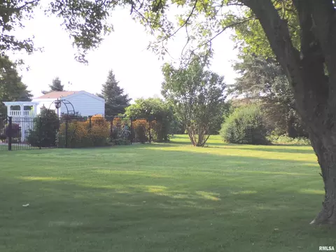 304 Marlane Dr, Alpha, IL 61413 photo 4