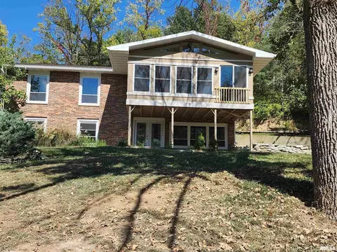 2231 Laaker Rd, Quincy, IL 62305