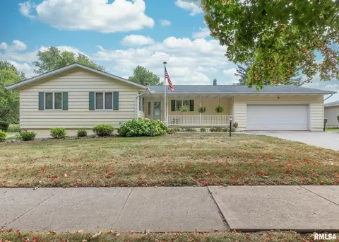 850 Willow Dr, Geneseo, IL 61254