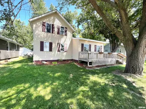 104 E High St, Wheatland, IA 52777