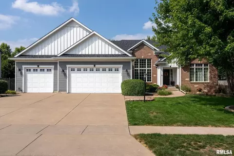3390 Adele Ln, Bettendorf, IA 52722