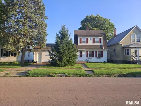 743 S 4th Ave, Clinton, IA 52732