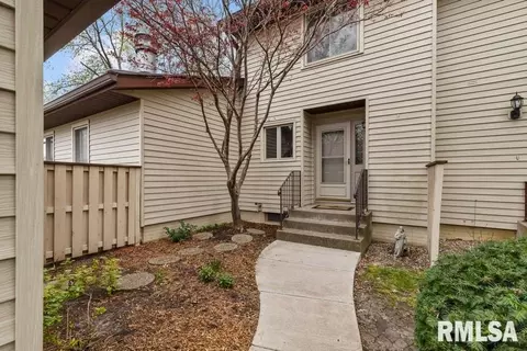 3580 Devils Glen Rd, Bettendorf, IA 52722