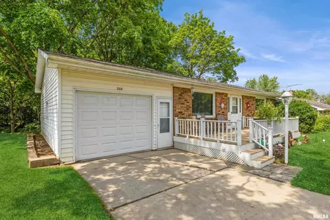 208 N Jones Ave, Maquoketa, IA 52060