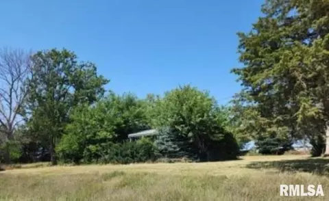 4416 190th St, Clinton, IA 52732