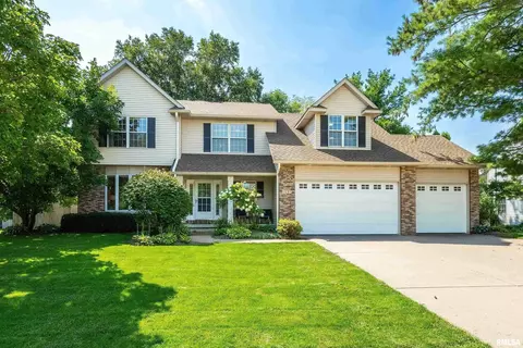 5097 Charter Oaks Dr, Bettendorf, IA 52722