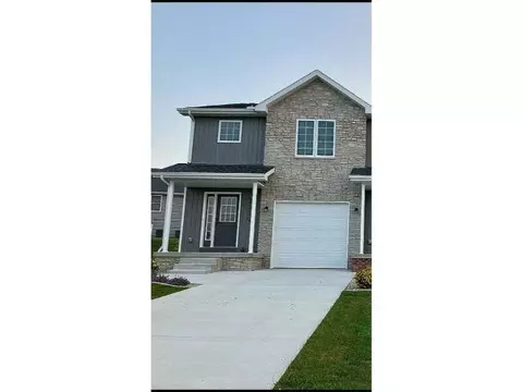 1119 Lawson St, Washington, IL 61571