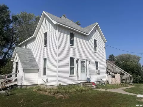 902 E Platt St, Maquoketa, IA 52060