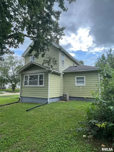 301 Payson St, Kewanee, IL 61443 photo 3