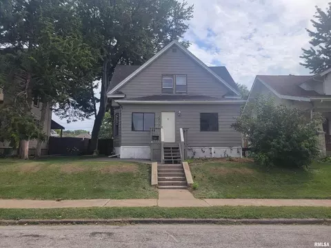 1817 17th St, Davenport, IA 52804