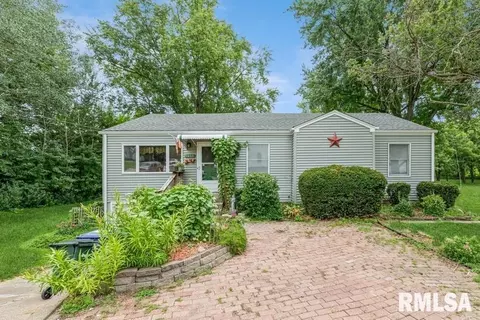 1405 W 34th St, Davenport, IA 52806
