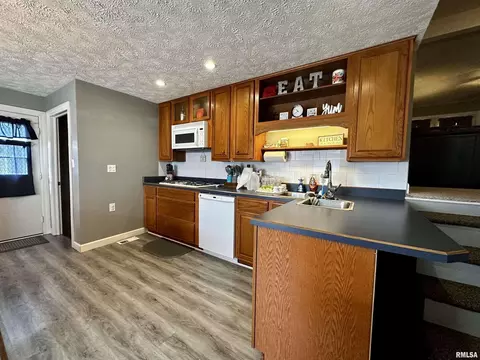 602 S Beacon Ave, Broughton, IL 62817 photo 16