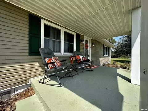 602 S Beacon Ave, Broughton, IL 62817 photo 3
