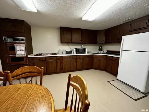 602 S Beacon Ave, Broughton, IL 62817 photo 34