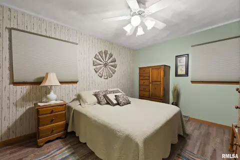 3135 45th St, Moline, IL 61265 photo 15