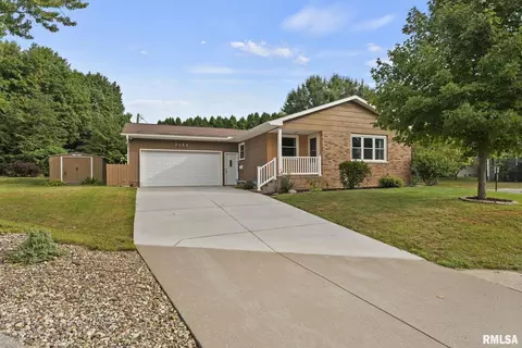 3135 45th St, Moline, IL 61265 photo 3