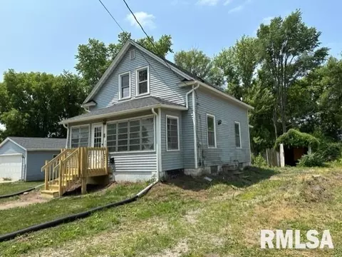 404 163rd St, East Moline, IL 61244