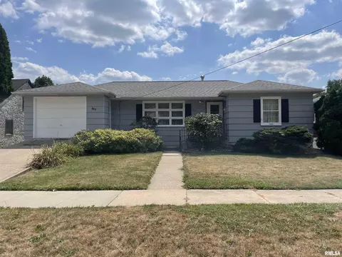 317 N 18th Ave, Clinton, IA 52732