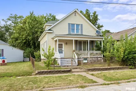 2372 Mckinley Ave, Davenport, IA 52802