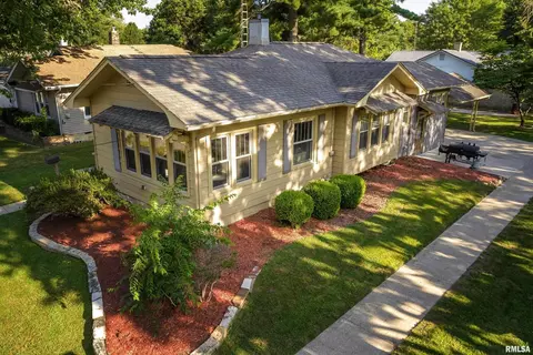 308 W Reed St, Benton, IL 62812