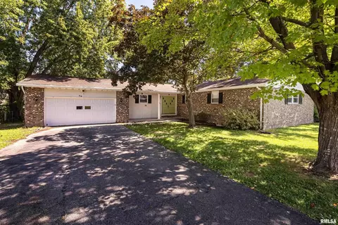 45 Blackberry Ln, Herrin, IL 62948