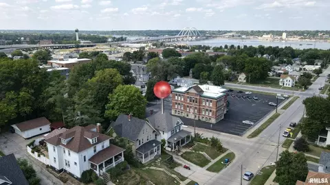 701 25th St, Moline, IL 61265 photo 37