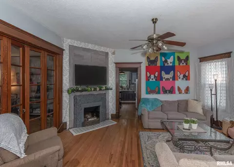 701 25th St, Moline, IL 61265 photo 11
