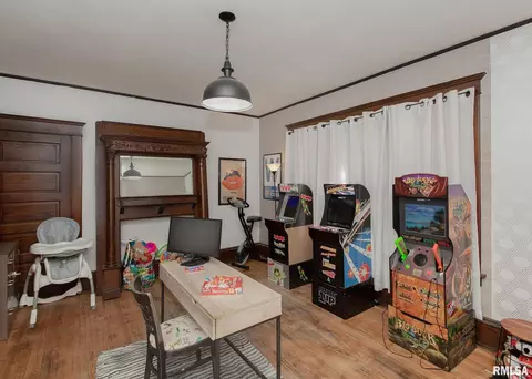 701 25th St, Moline, IL 61265 photo 9