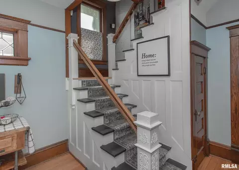 701 25th St, Moline, IL 61265 photo 17