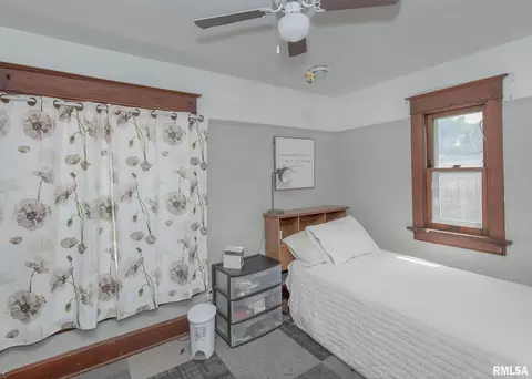 701 25th St, Moline, IL 61265 photo 25