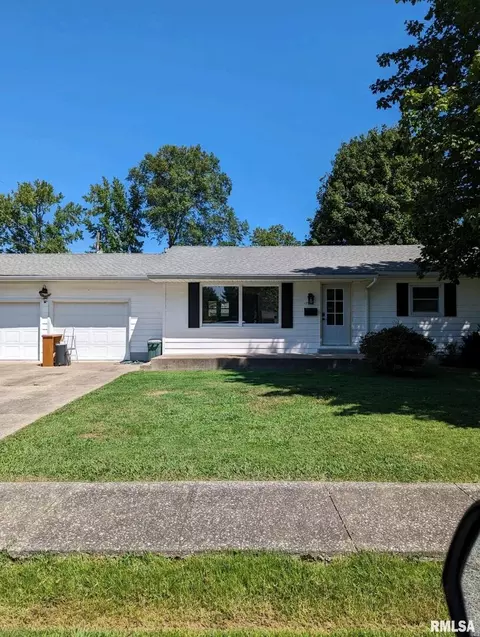 1512 Browns Ln, Marion, IL 62959