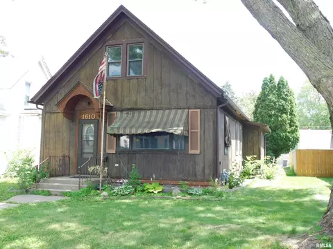 1610 11th St, Moline, IL 61265