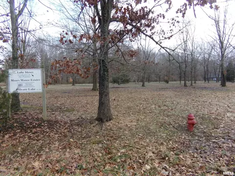 0000 Moses Manor Mnr, Benton, IL 62812