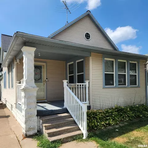506 N 4th St, Clinton, IA 52732