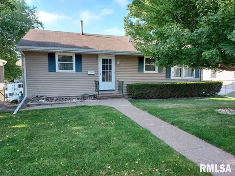 1645 W 35th St, Davenport, IA 52806