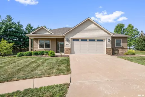 5700 Prairie Willow Ct, Davenport, IA 52807