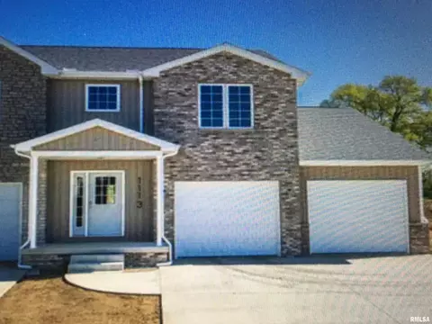 1113 Lawson St, Washington, IL 61571