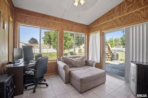 1013 4th St #A, Hampton, IL 61256 photo 9