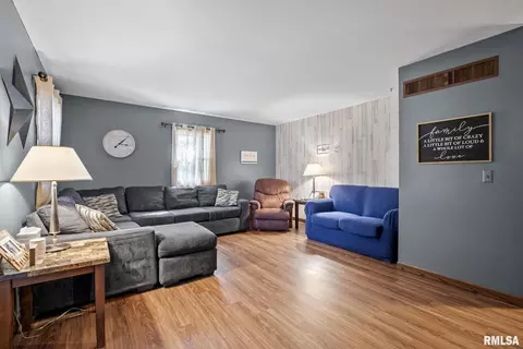 1013 4th St #A, Hampton, IL 61256 photo 3