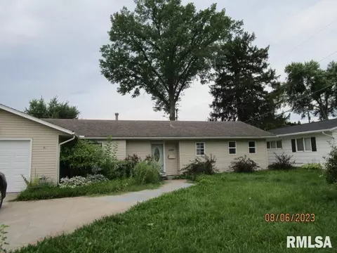 1507 Bellevue Ave, Bettendorf, IA 52722