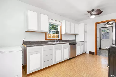 107 N Scandia St, Alpha, IL 61413 photo 5