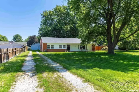 107 N Scandia St, Alpha, IL 61413 photo 2