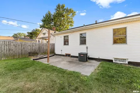 2358 33rd St, Moline, IL 61265 photo 18