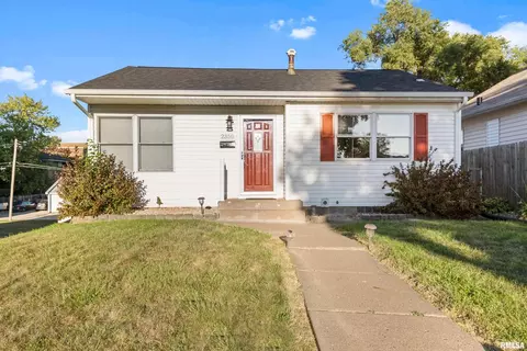 2358 33rd St, Moline, IL 61265 photo 2