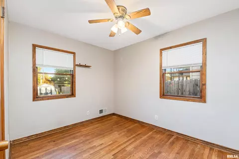 2358 33rd St, Moline, IL 61265 photo 13