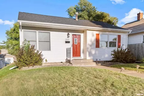 2358 33rd St, Moline, IL 61265
