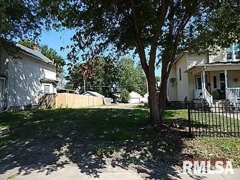 424 E 15th St, Davenport, IA 52803