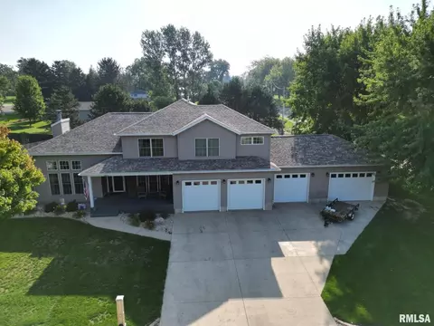 407 Swank St, Galva, IL 61434
