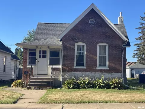 525 5th Ave N, Clinton, IA 52732
