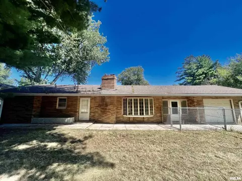 7 Pine Crest Ct, Colona, IL 61241
